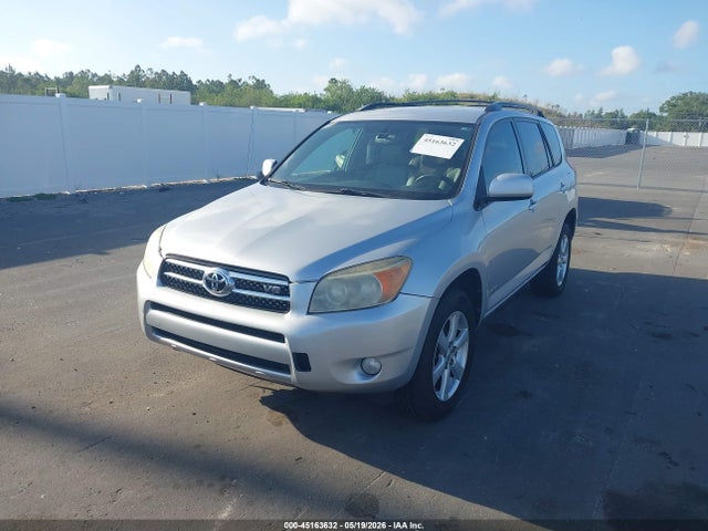 Toyota RAV4 Limited V6