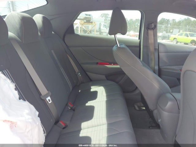 Hyundai ELANTRA Sel