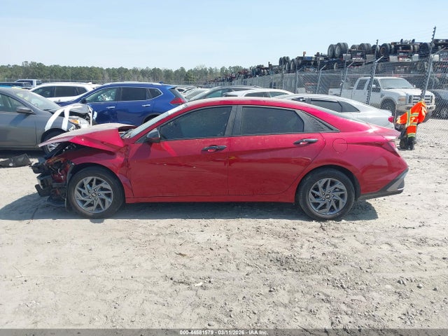 Hyundai ELANTRA Sel