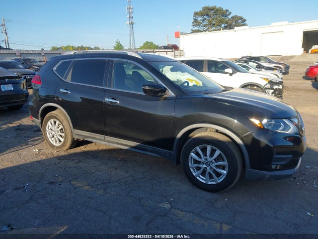 Salvage Nissan Rogue Image