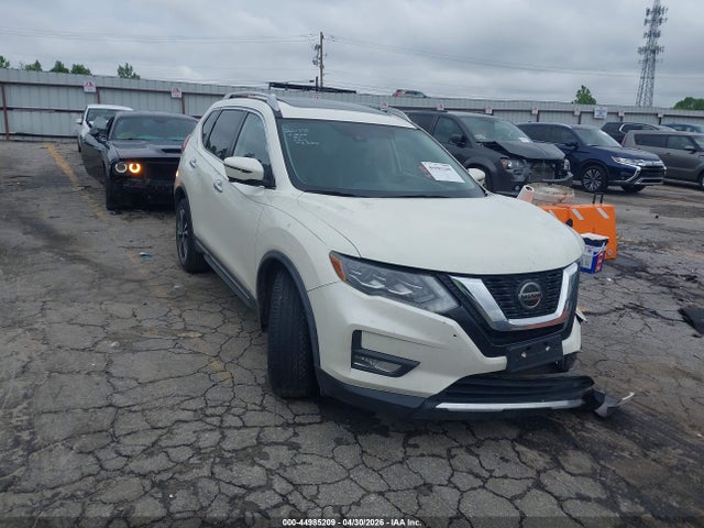 Salvage Nissan Rogue Image