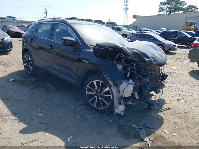 Salvage Nissan Rogue Image