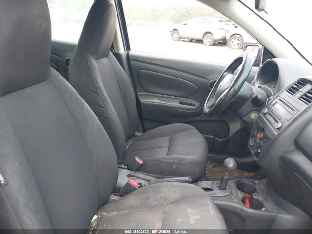 Nissan Versa 1.6 S
