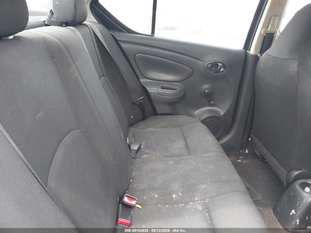 Nissan Versa 1.6 S