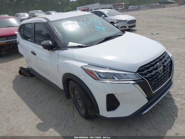 Salvage Nissan Kicks Image