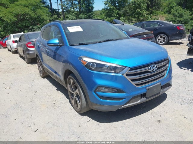 Salvage Hyundai TUCSON Image