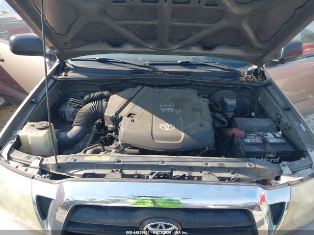 Toyota Tacoma Base V6