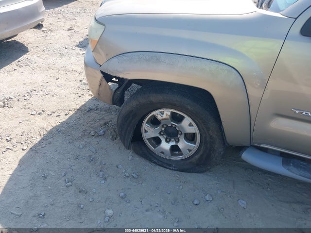 Toyota Tacoma Base V6