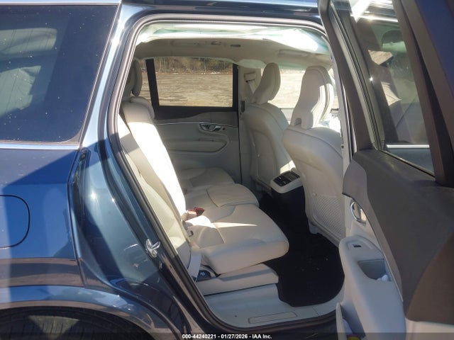 Volvo XC90 B6 Plus Bright Theme 7-seater