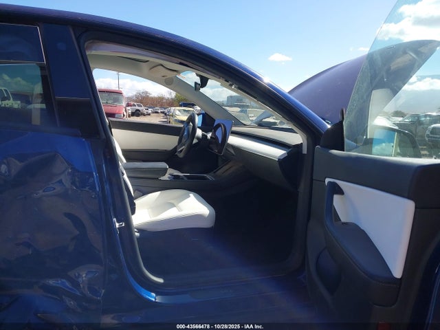 Tesla Model Y Long Range Dual Motor All-wheel Drive