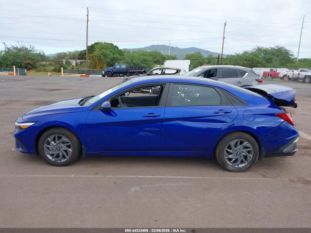 Hyundai ELANTRA Blue
