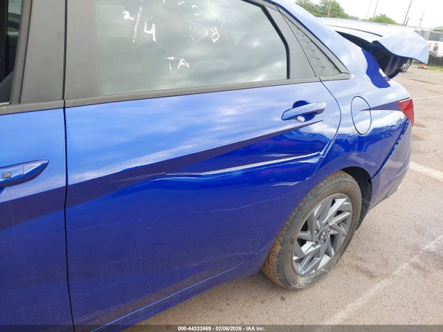Hyundai ELANTRA Blue
