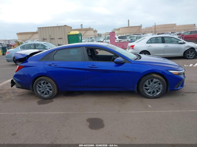 Hyundai ELANTRA Blue