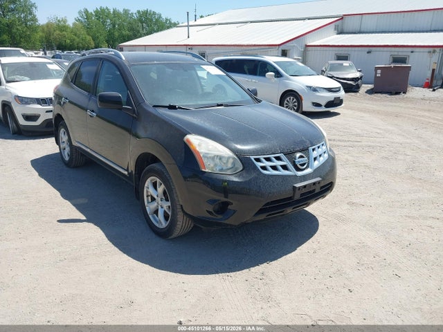Salvage Nissan Rogue Image