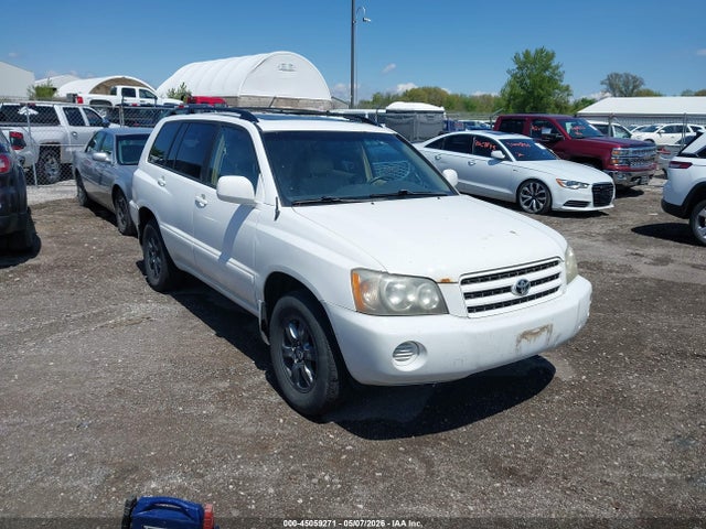 Salvage Toyota Highlander Image