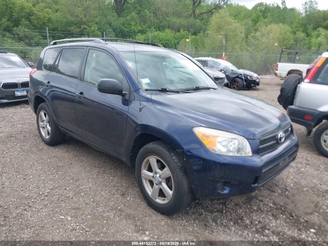 Salvage Toyota RAV4 Image