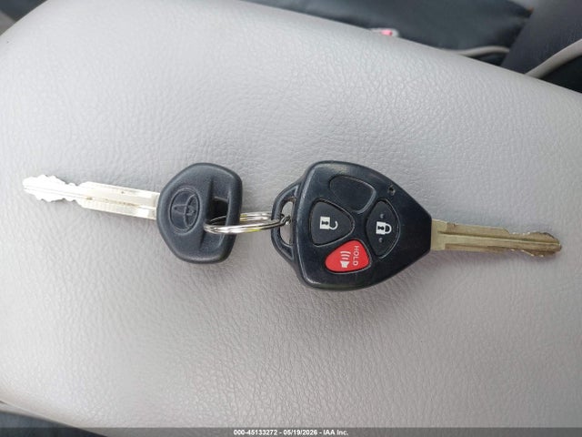 Toyota RAV4 Base V6