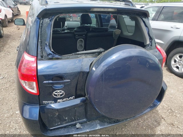 Toyota RAV4 Base V6