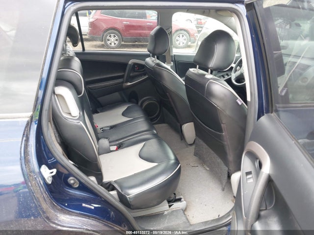 Toyota RAV4 Base V6