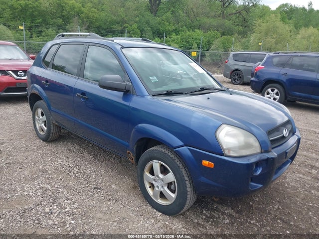 Salvage Hyundai TUCSON Image