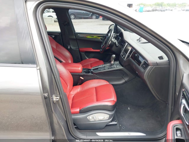 Porsche Macan S