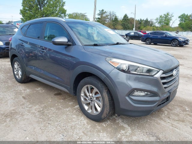 Salvage Hyundai TUCSON Image