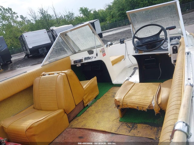 Starcraft 15ft Boat