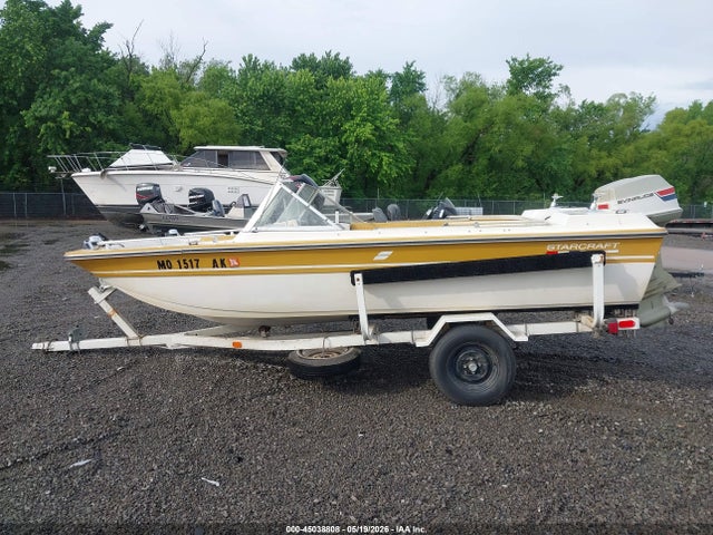 Starcraft 15ft Boat