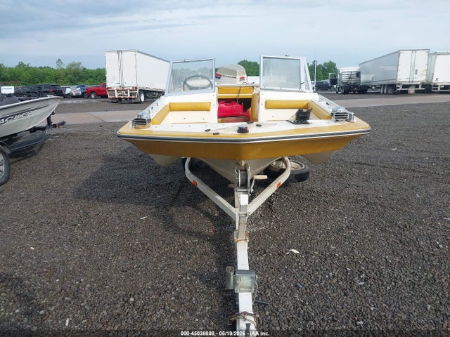 Starcraft 15ft Boat