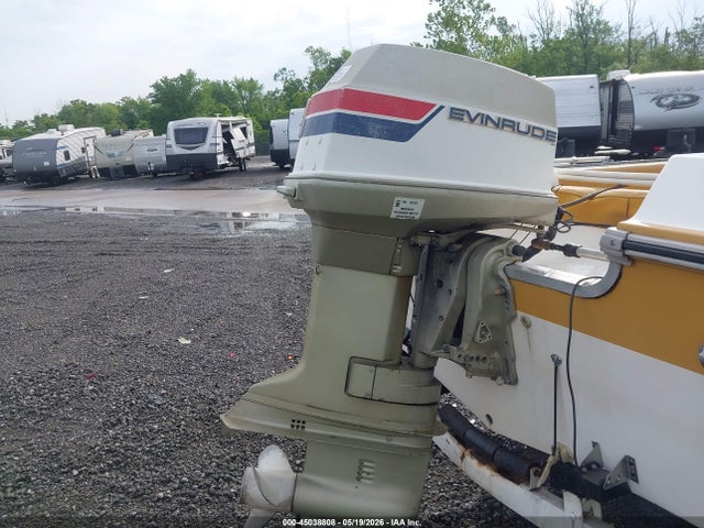 Starcraft 15ft Boat