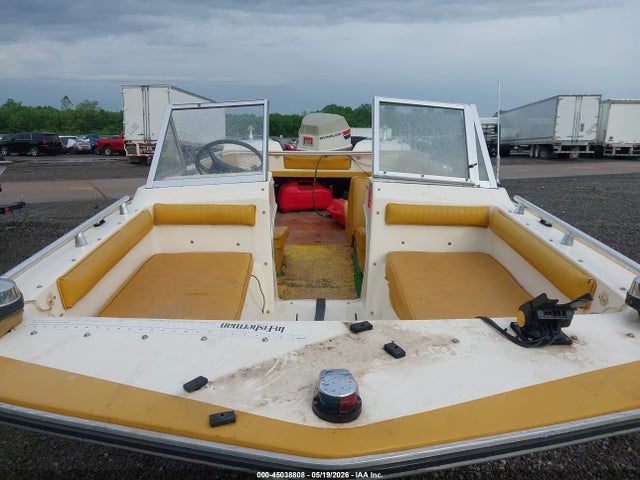 Starcraft 15ft Boat