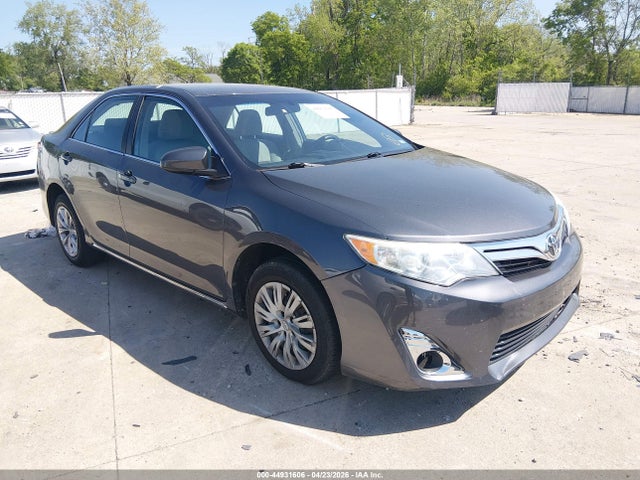 Salvage Toyota Camry Image