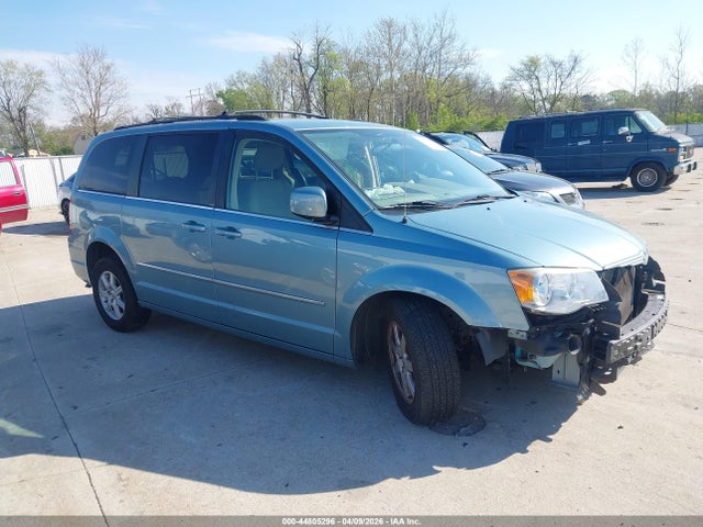 Salvage Chrysler Town & Country Image