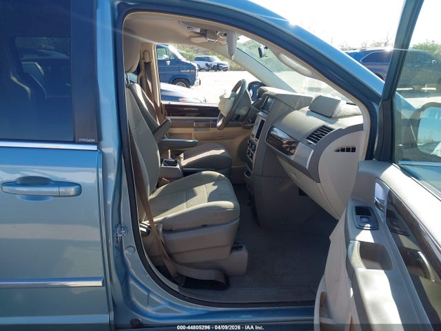 Chrysler Town & Country Touring