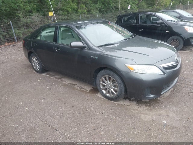 Salvage Toyota Camry Image