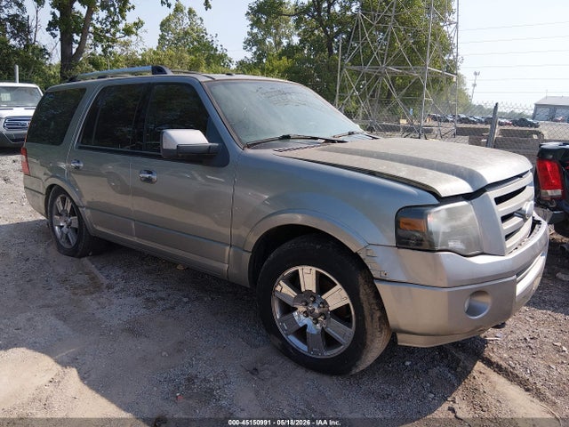 Salvage Ford Expedition Image