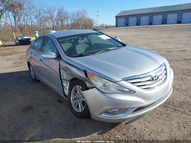 Salvage Hyundai SONATA Image