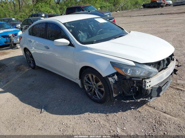 Salvage Nissan Altima Image