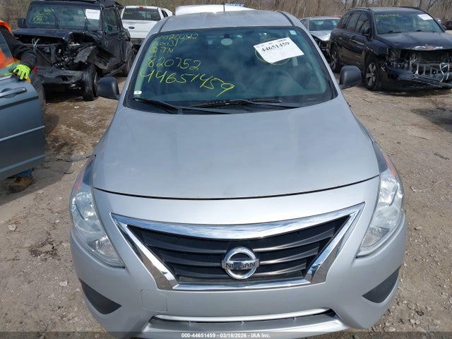 Nissan Versa 1.6 S