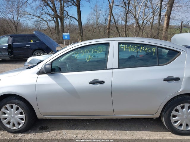 Nissan Versa 1.6 S