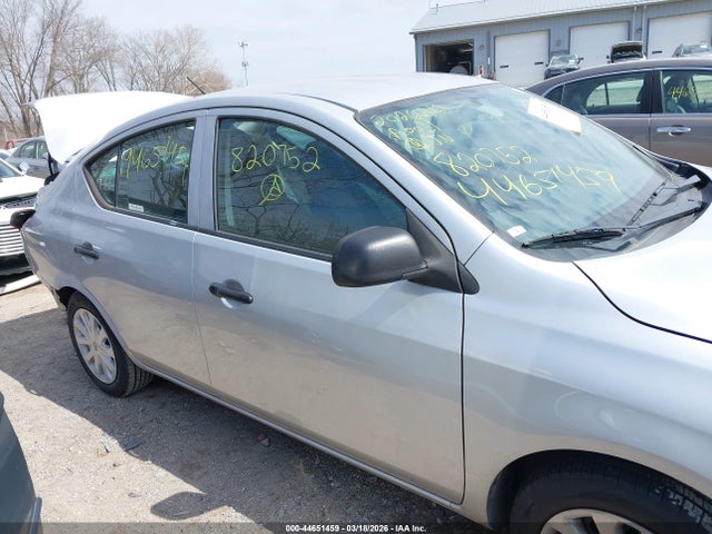 Nissan Versa 1.6 S