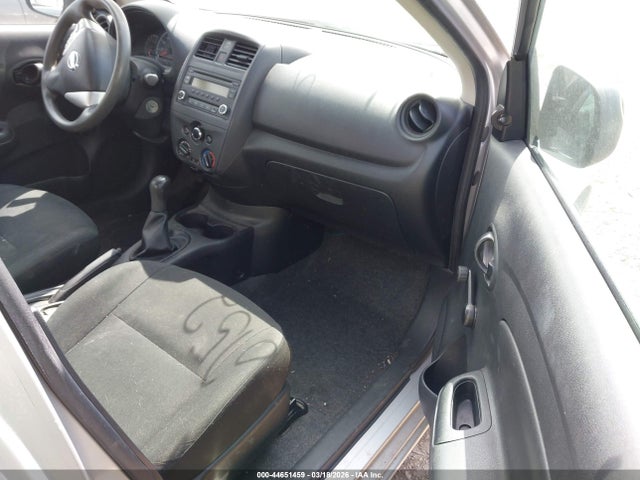 Nissan Versa 1.6 S