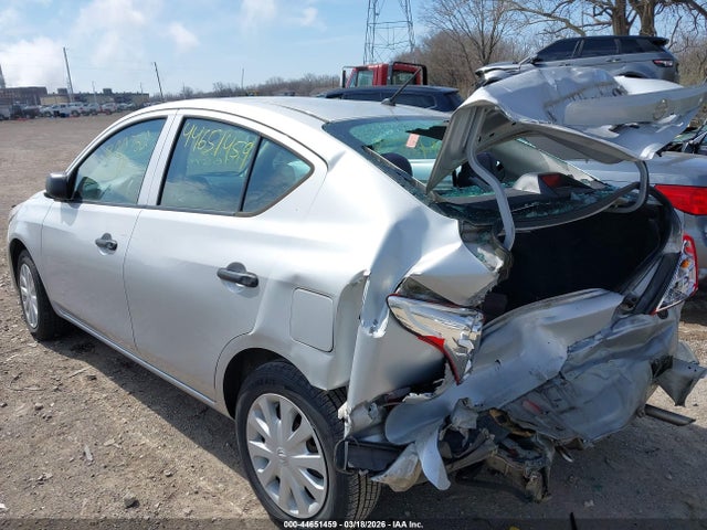 Nissan Versa 1.6 S