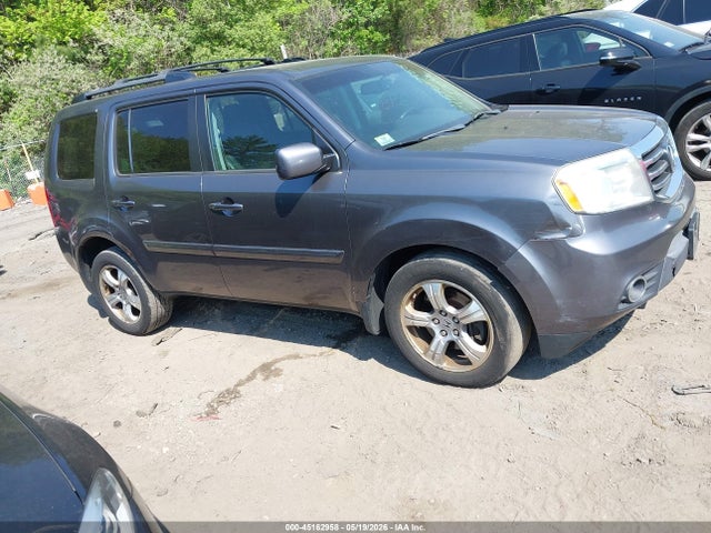 Salvage Honda Pilot Image