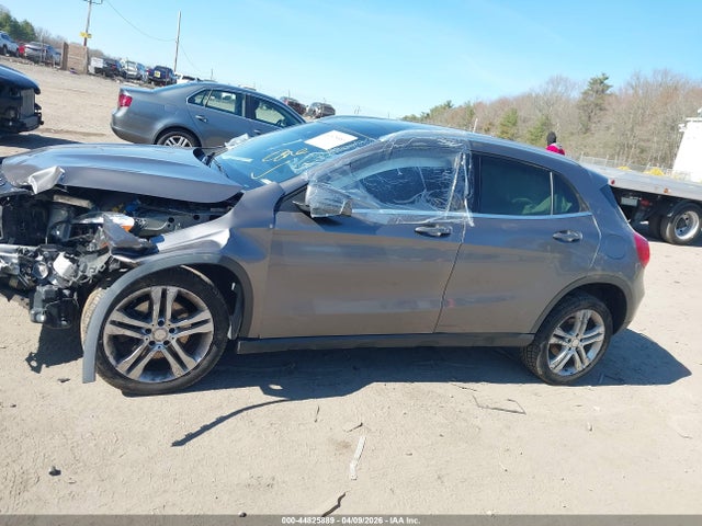 Mercedes-Benz GLA 4matic