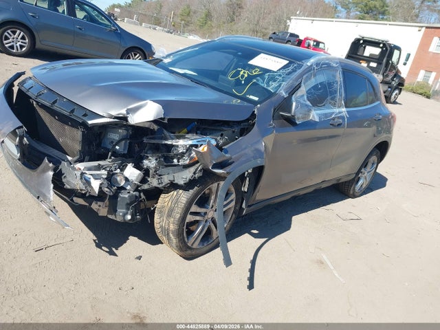 Mercedes-Benz GLA 4matic