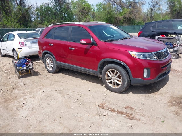 Salvage Kia Sorento Image