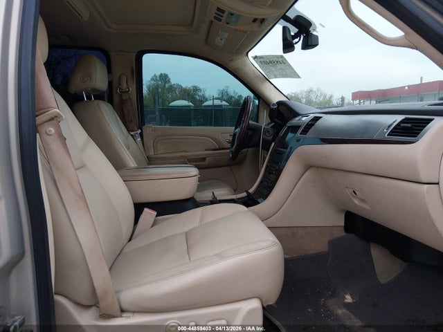 Cadillac Escalade Standard