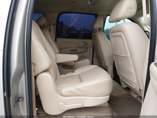 Cadillac Escalade Standard