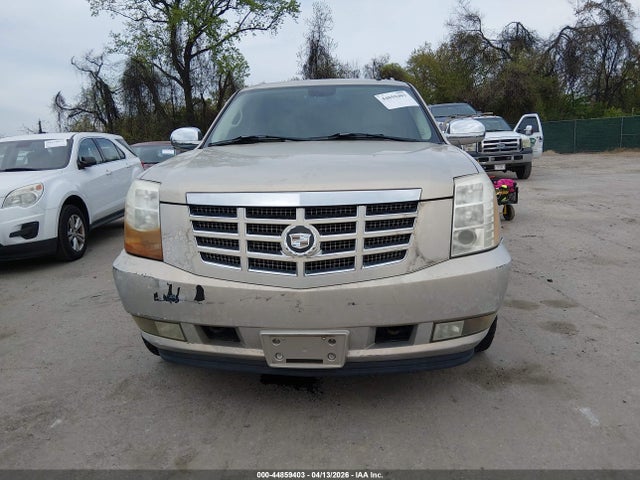 Cadillac Escalade Standard